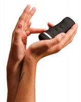 Aperçu: The Oh! Auflegevibrator schwarz – seitliche Ansicht in der Hand
